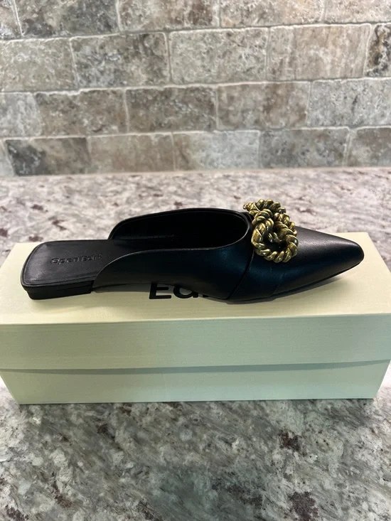 Pointed Black Leather Mule with Decorative Gold Twist Chain - Picture 1 of 4